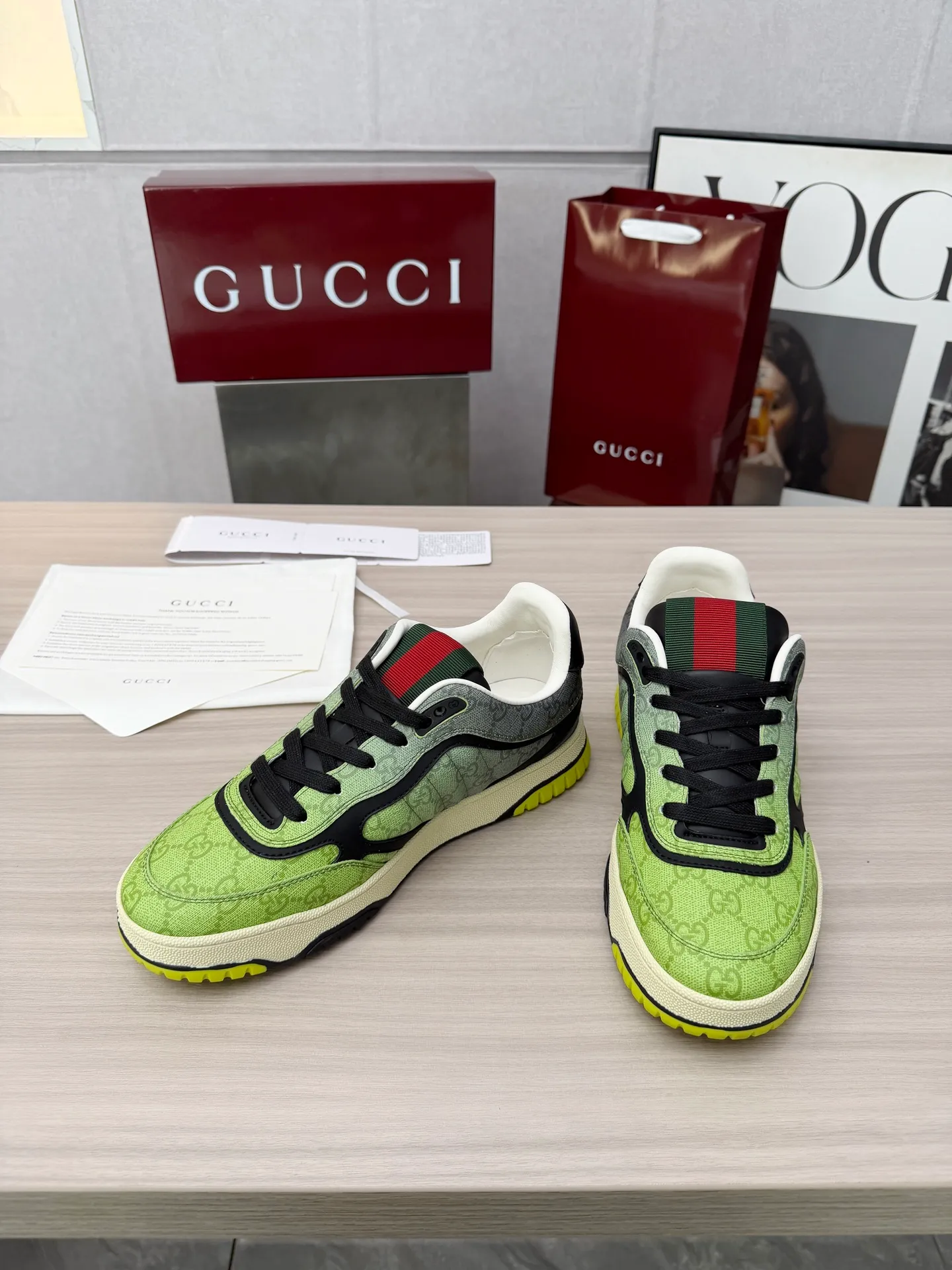 [G Home] P: 600💰 Men's Size: Men's 39-44 (45 custom-made) 🆕2025.GUCC Gucci original order quality The latest popular high and low top distressed couple sneakers series are shipped. Original purchase, development and production. This high and low top sneakers adopt a basketball-style silhouette design, cleverly integrated with hollow panels and distressed effects, showing unique ingenuity. The ingenuity incorporates brand logo details such as interlocking Double G styling accessories and Gucci lettering, a low-key tribute to the brand's design heritage. Exquisite packaging at the delivery counter 🛍📦 ▪️ Fabric: Original customized imported first-layer cowhide ▪️ Inner lining: Imported first-layer cowhide ▪️ Sole: Original molded two-color TPU sole ▪️ Sole thickness: 3cm
